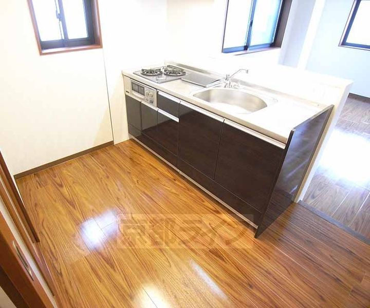 京都府京都市伏見区白銀町の賃貸マンションのキッチン
