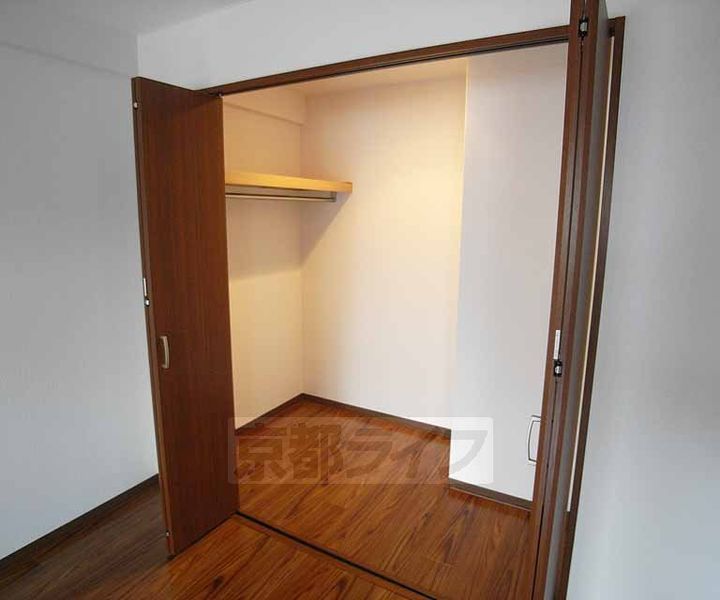 京都府京都市伏見区白銀町の賃貸マンションの内装