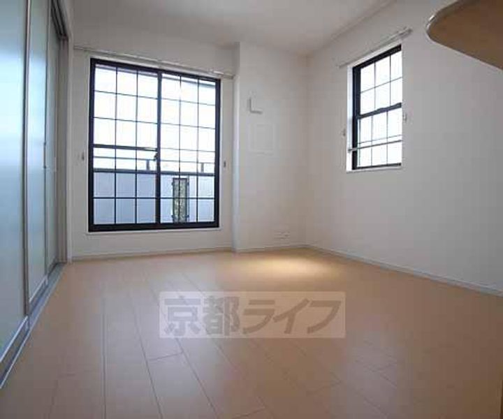 ヴィラ花水木202の居間