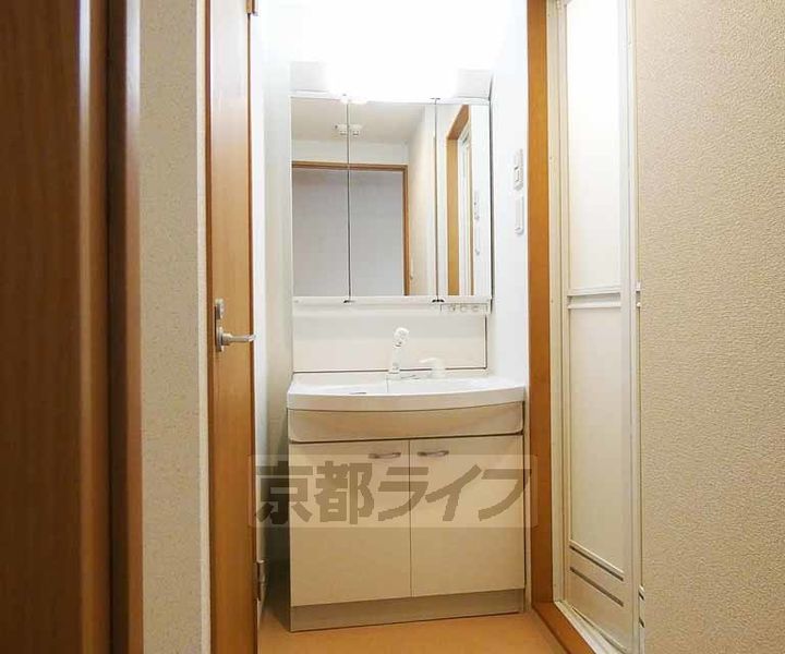 京都府京都市伏見区深草西浦町3丁目の賃貸マンションの内装