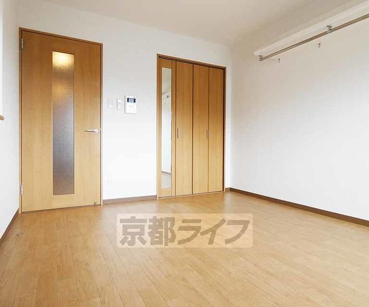 京都府京都市伏見区深草西浦町3丁目の賃貸マンションの居間