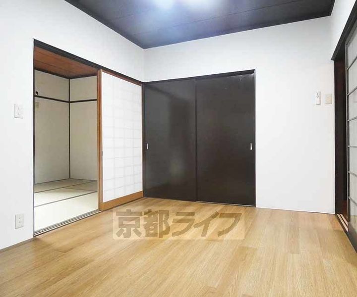 京都府京都市伏見区深草大亀谷大山町(一戸建)の賃貸物件1の居間