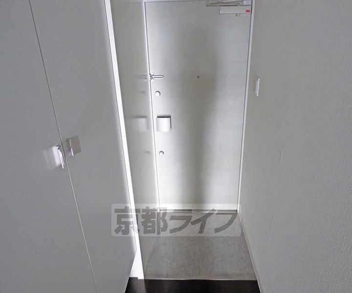 京都府京都市上京区一真町の賃貸マンションの玄関