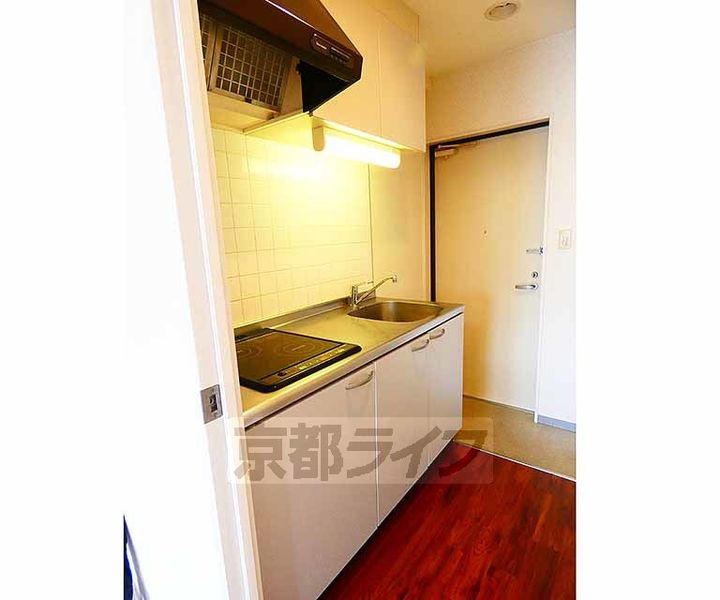 アクエルド御所北311のキッチン