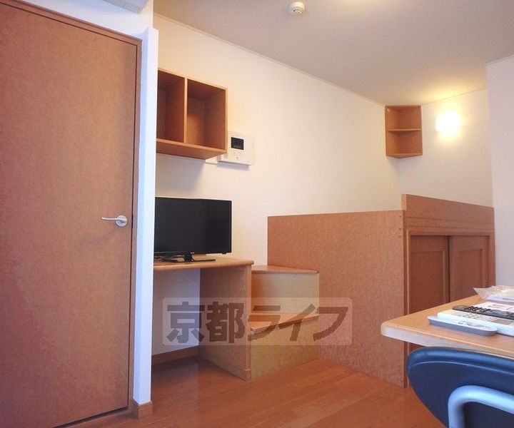 京都府京都市北区西賀茂鹿ノ下町の賃貸アパートの居間