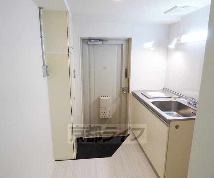アパルトマン御所西102の玄関