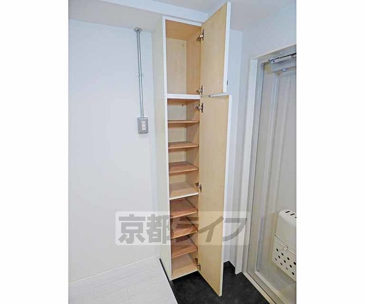 アパルトマン御所西102の内装