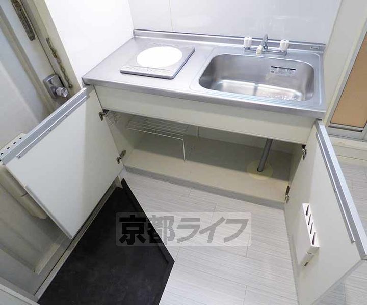 アパルトマン御所西102のキッチン