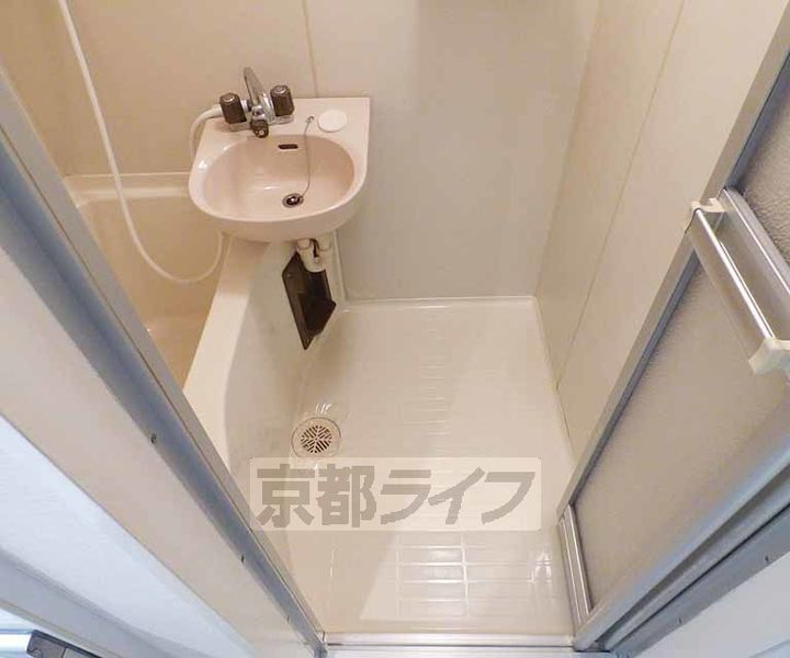 アパルトマン御所西102の風呂