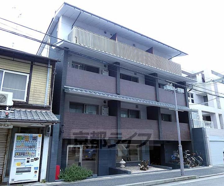 京都府京都市上京区表町の賃貸マンションの外観