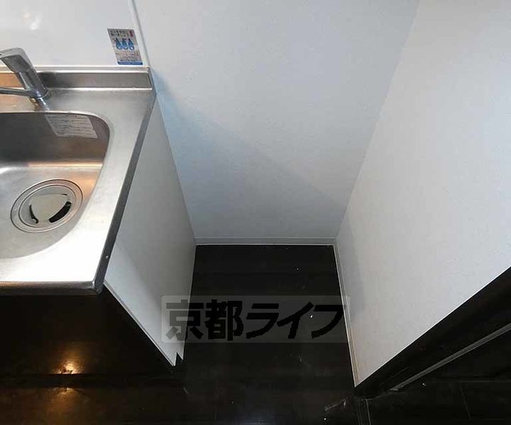 京都府京都市上京区表町の賃貸マンションのキッチン
