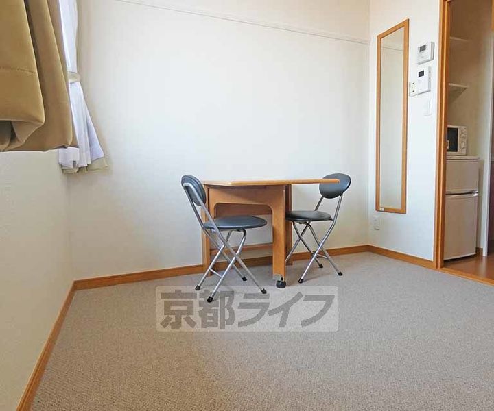 レオパレス京都鷹峯の居間