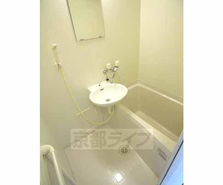 レオパレスアルモニの風呂