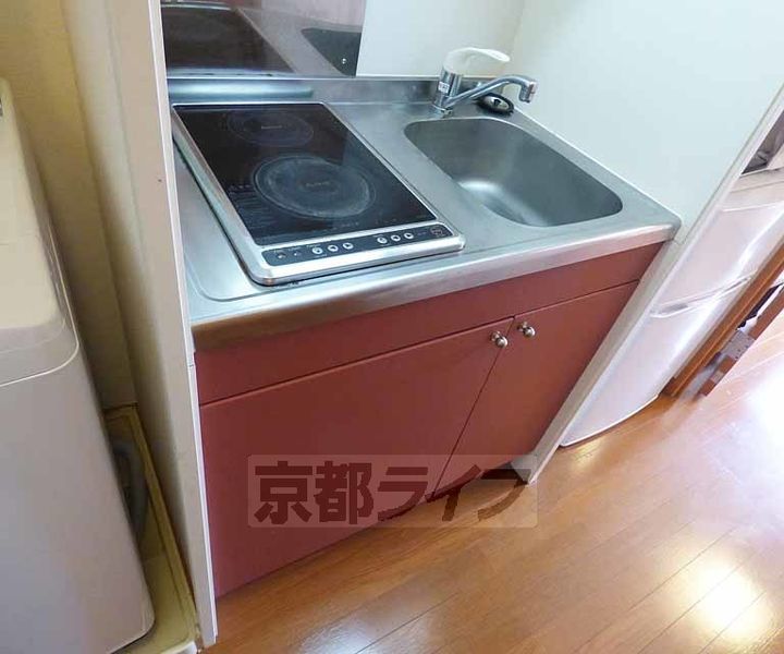 レオパレス吉川204のキッチン