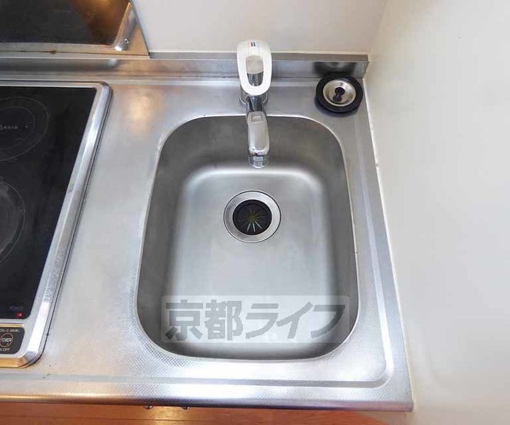 レオパレス吉川204のキッチン