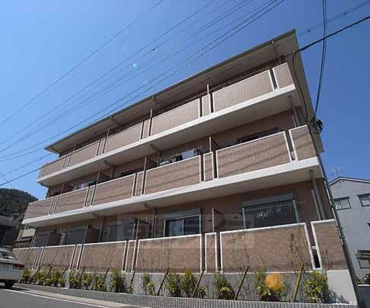 京都府京都市北区西賀茂蟹ケ坂町の賃貸マンションの外観
