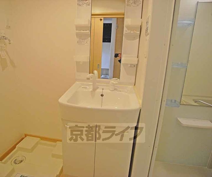 京都府京都市北区西賀茂蟹ケ坂町の賃貸マンションの内装