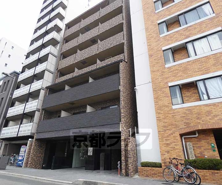 京都府京都市上京区二町目の賃貸マンションの外観
