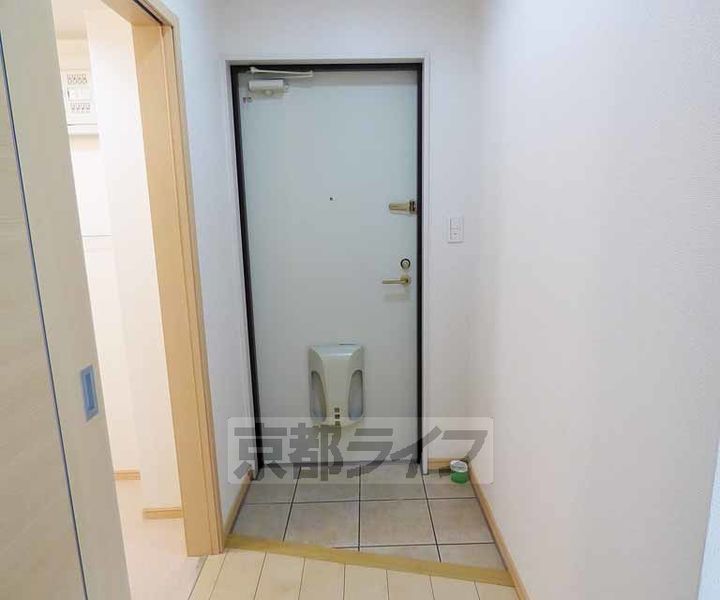 京都府京都市北区上賀茂池端町の賃貸マンションの玄関