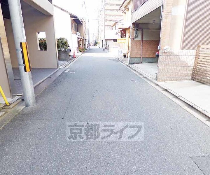 ヒルハイツ一条12の周辺