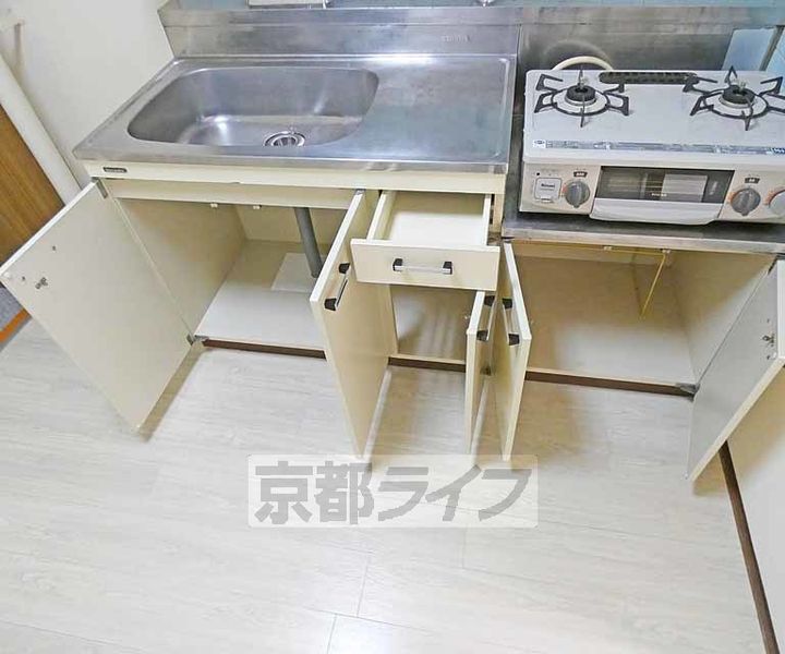 京都府京都市上京区西町の賃貸マンションのキッチン
