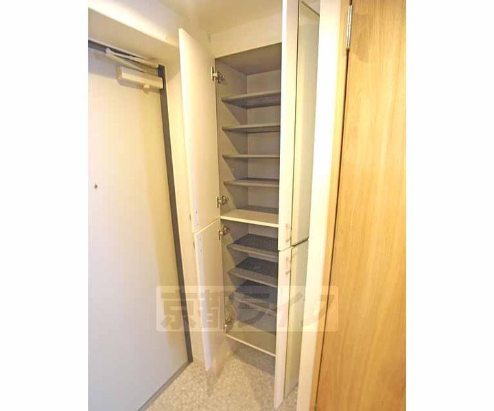 京都府京都市上京区大宮通下長者町下る清元町の賃貸マンションの内装