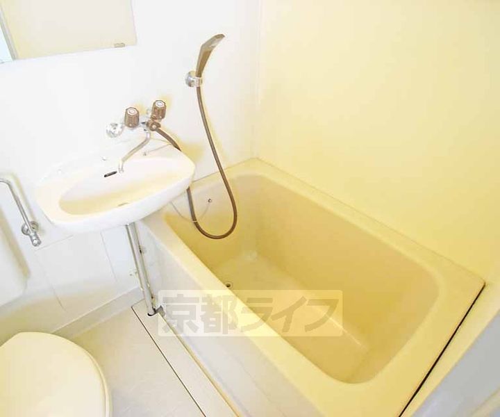 京都府京都市北区衣笠荒見町の賃貸マンションの風呂