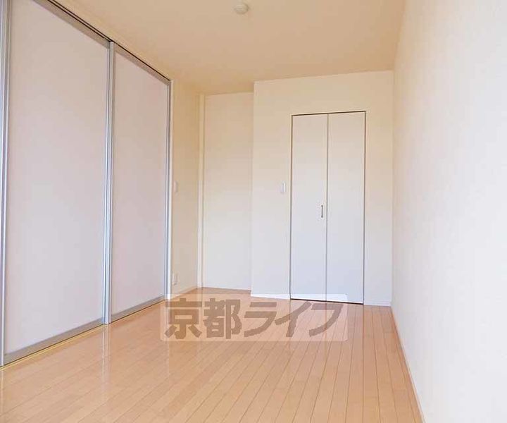 京都府京都市北区小山元町の賃貸アパートの寝室