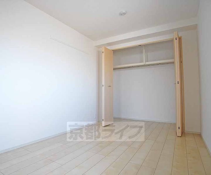 グラン佐竹202の居間