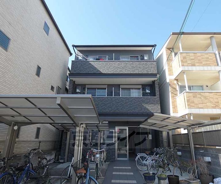 京都府京都市上京区五辻通千本東入上る桐木町の賃貸マンションの外観