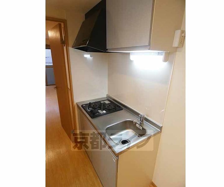 京都府京都市上京区五辻通千本東入上る桐木町の賃貸マンションのキッチン