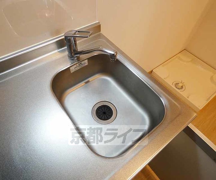 京都府京都市上京区五辻通千本東入上る桐木町の賃貸マンションのキッチン