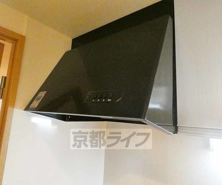 京都府京都市上京区五辻通千本東入上る桐木町の賃貸マンションのキッチン