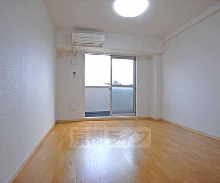 京都府京都市左京区松ケ崎樋ノ上町の賃貸アパートの居間