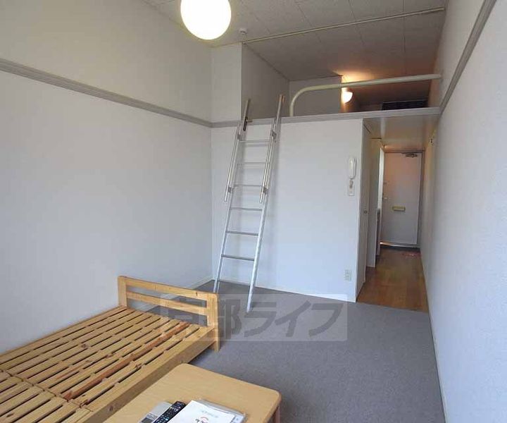 リベルテ木幡駅前の居間