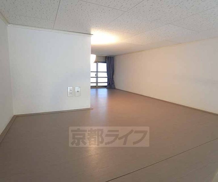 リベルテ木幡駅前の居間