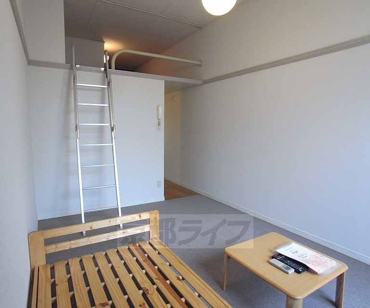 リベルテ木幡駅前の居間