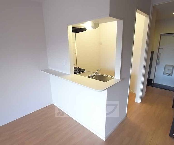 京都府宇治市六地蔵札ノ辻町の賃貸マンションのキッチン