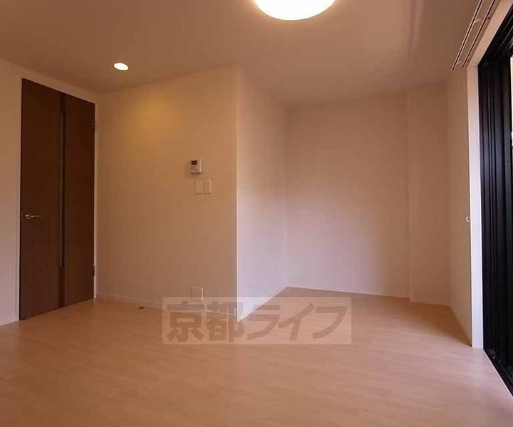 京都府城陽市平川の賃貸マンションの居間