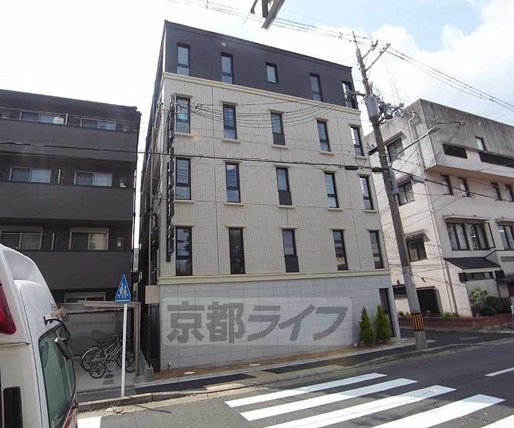 京都府京都市左京区田中大久保町の賃貸マンションの外観