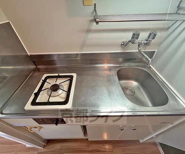京都府京都市西京区桂木ノ下町の賃貸マンションのキッチン
