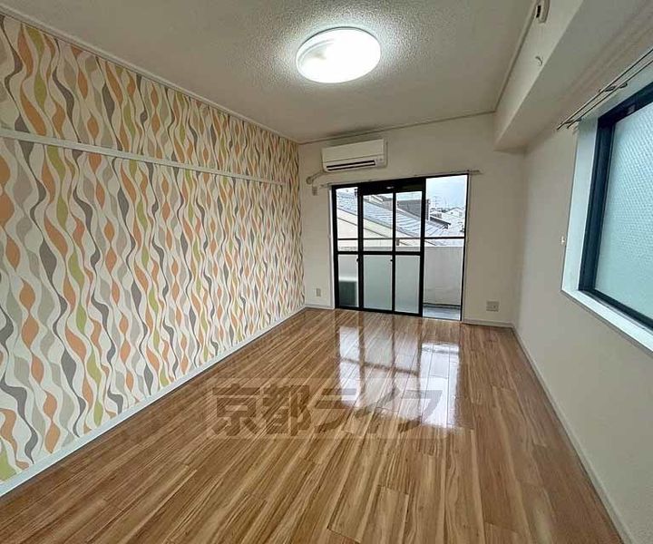 京都府京都市西京区桂木ノ下町の賃貸マンションの居間