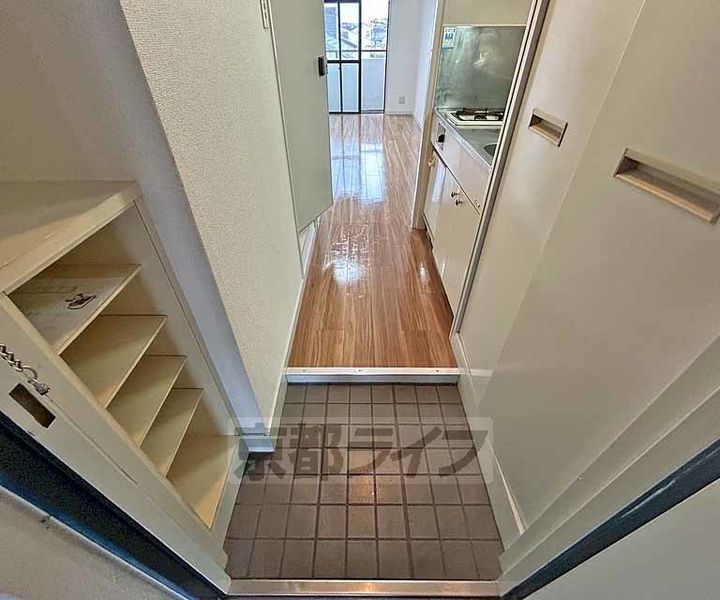 京都府京都市西京区桂木ノ下町の賃貸マンションの玄関