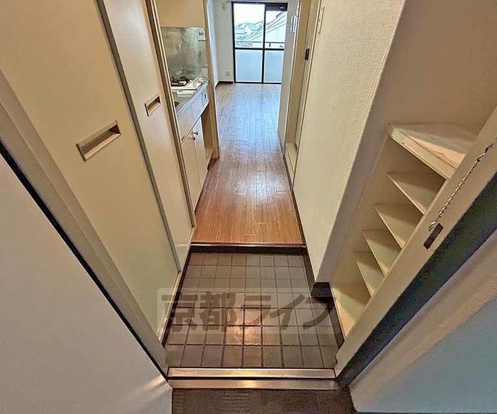 京都府京都市西京区桂木ノ下町の賃貸マンションの玄関