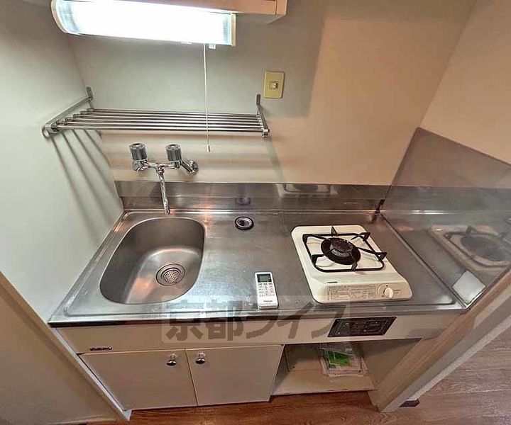 京都府京都市西京区桂木ノ下町の賃貸マンションのキッチン