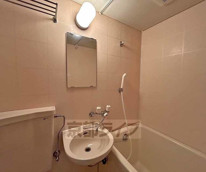 京都府京都市西京区桂木ノ下町の賃貸マンションの内装