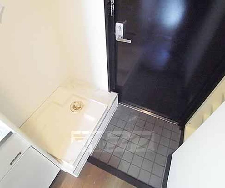 京都府京都市西京区桂木ノ下町の賃貸マンションの玄関