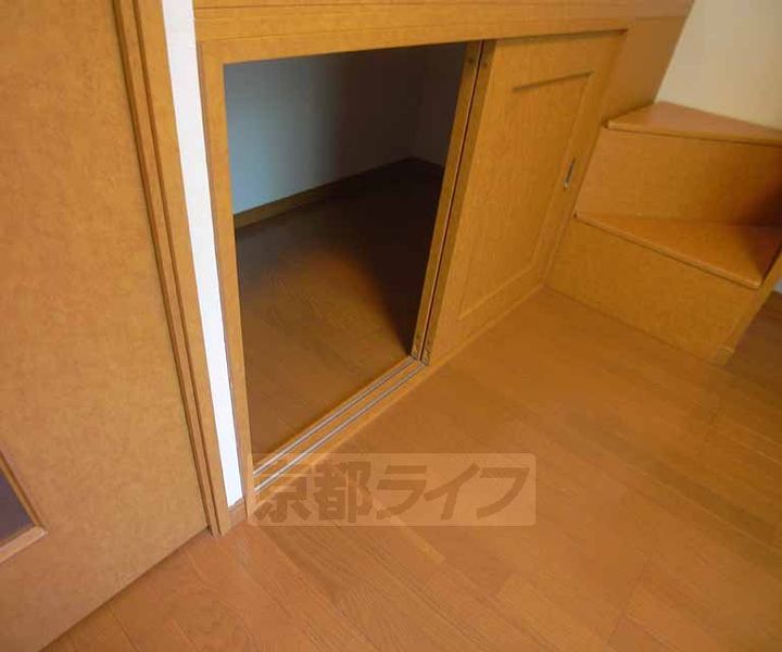 京都府京都市西京区樫原芋峠の賃貸アパートの内装