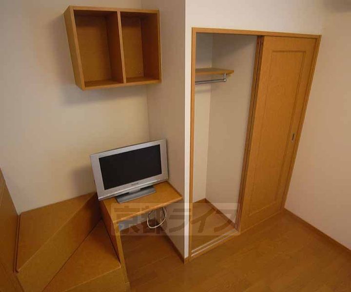 京都府京都市西京区樫原芋峠の賃貸アパートの内装