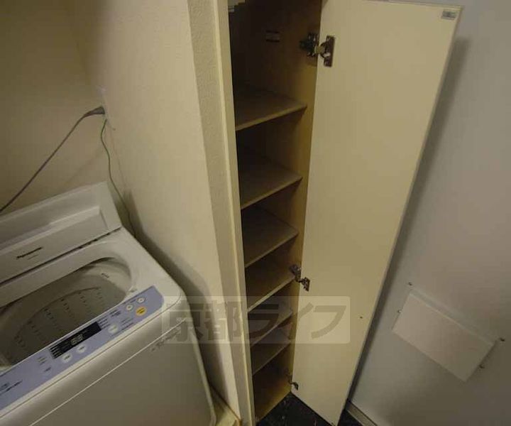 京都府京都市西京区樫原芋峠の賃貸アパートの内装